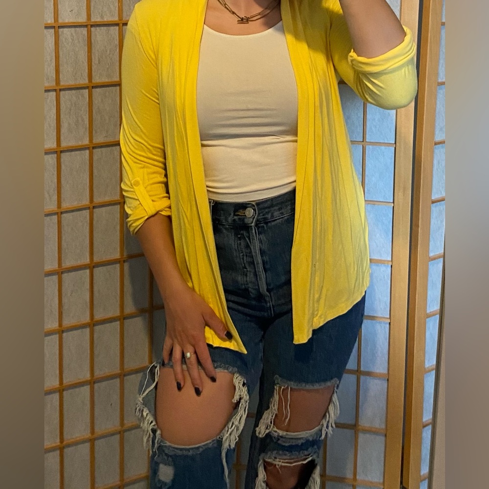 Yellow International Concepts INC cardigan/jacket. Size small.